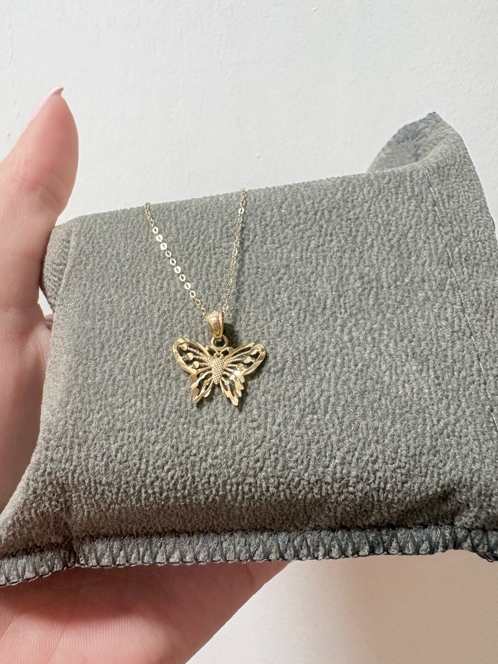 Solid 14k necklace with 10k butterfly pendant
16inch necklace with extension